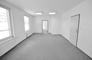 Soubor dvou (tří) kanceláří, 50 m2