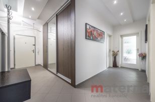 Byt 4+kk, 102 m2 + vlastní garáž