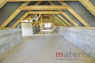 Rodinný dům, pozemek 555 m2