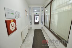 Soubor čtyř kanceláří se zázemím